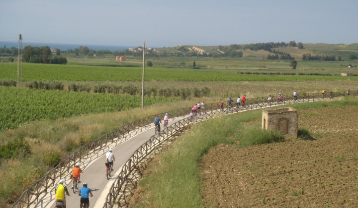 Immagine articolo: Arriva Comuni in Pista: Contributi per finanziare gli investimenti su piste ciclabili e strutture di supporto