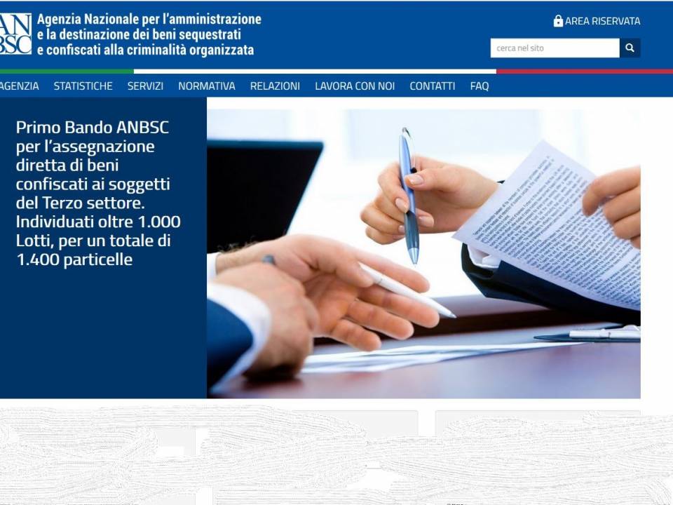 Immagine articolo: Bando dell'ANBSC per assegnare immobili confiscati ad Enti e le Associazioni. In Sicilia disponibili ben 657 lotti.