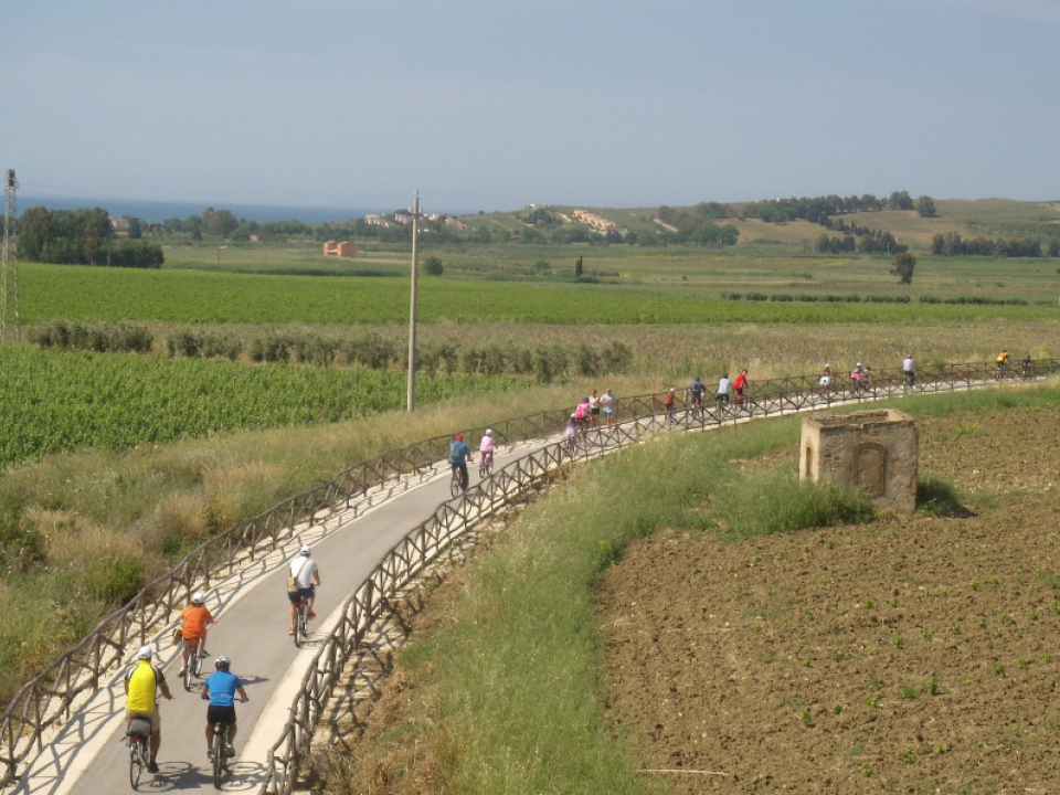 Immagine articolo: Arriva Comuni in Pista: Contributi per finanziare gli investimenti su piste ciclabili e strutture di supporto